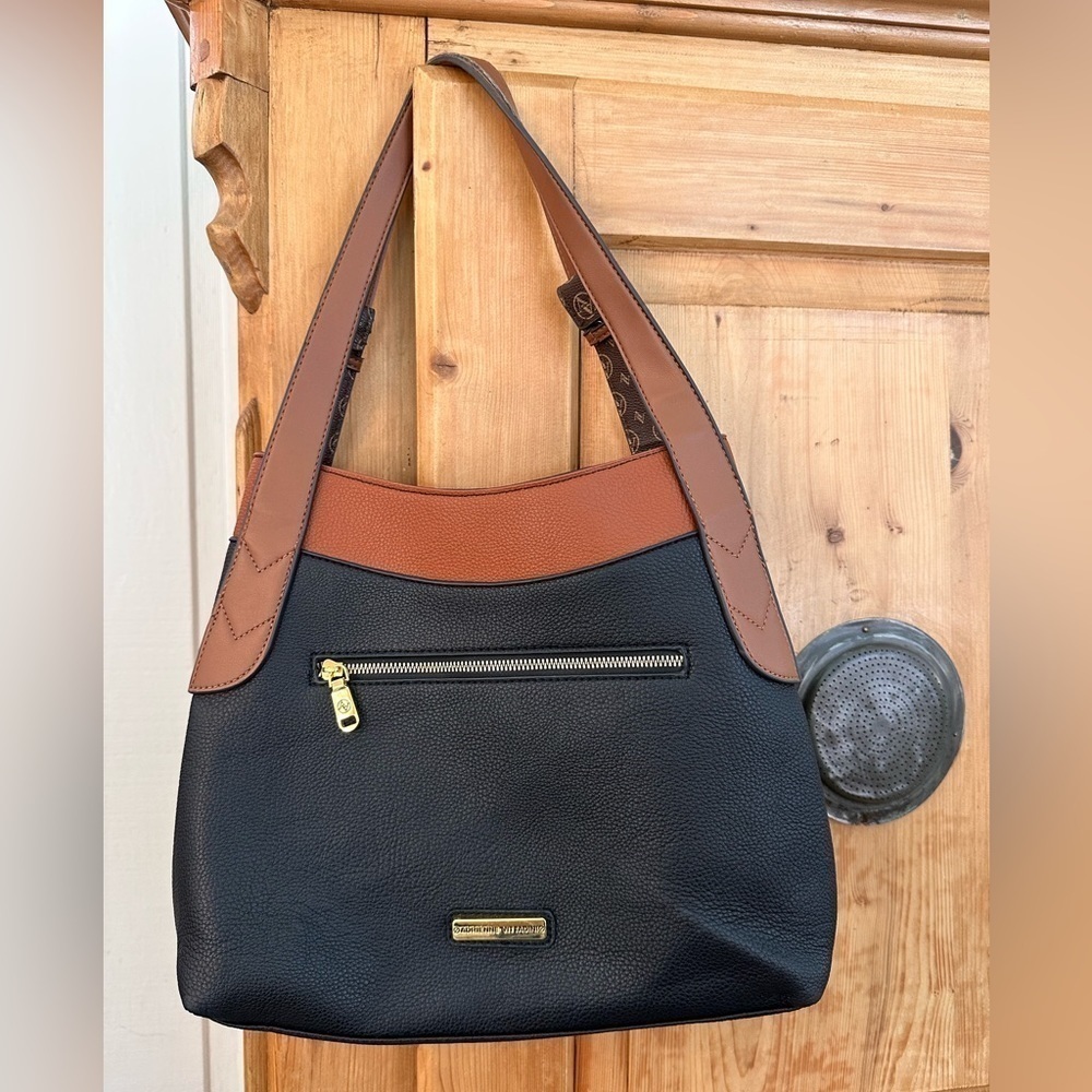 Adrienne Vittadini Black & Brown Leather Tote/Shoulder Bag Large Classic & Clean